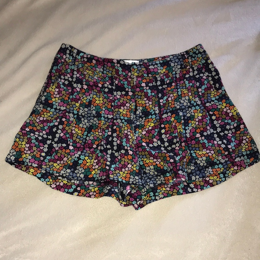 SOLD** Parker 100% silk print shorts
